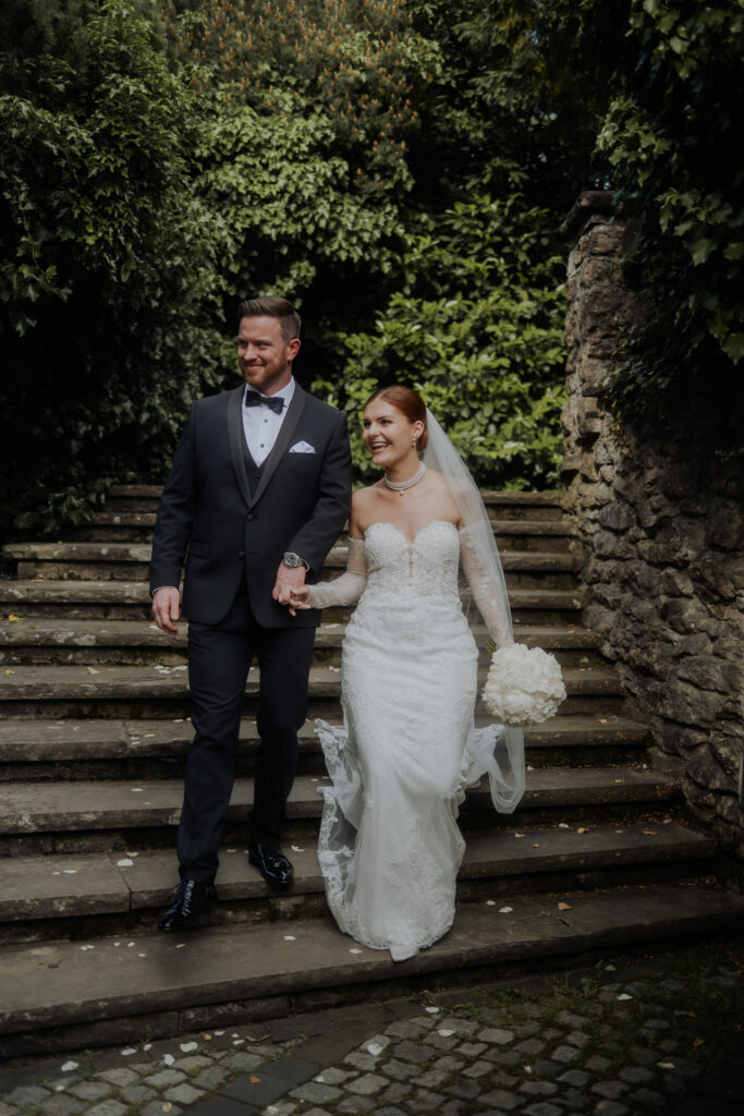 Stilvolles Brautpaar bei einer Hochzeit im Dreiländereck.