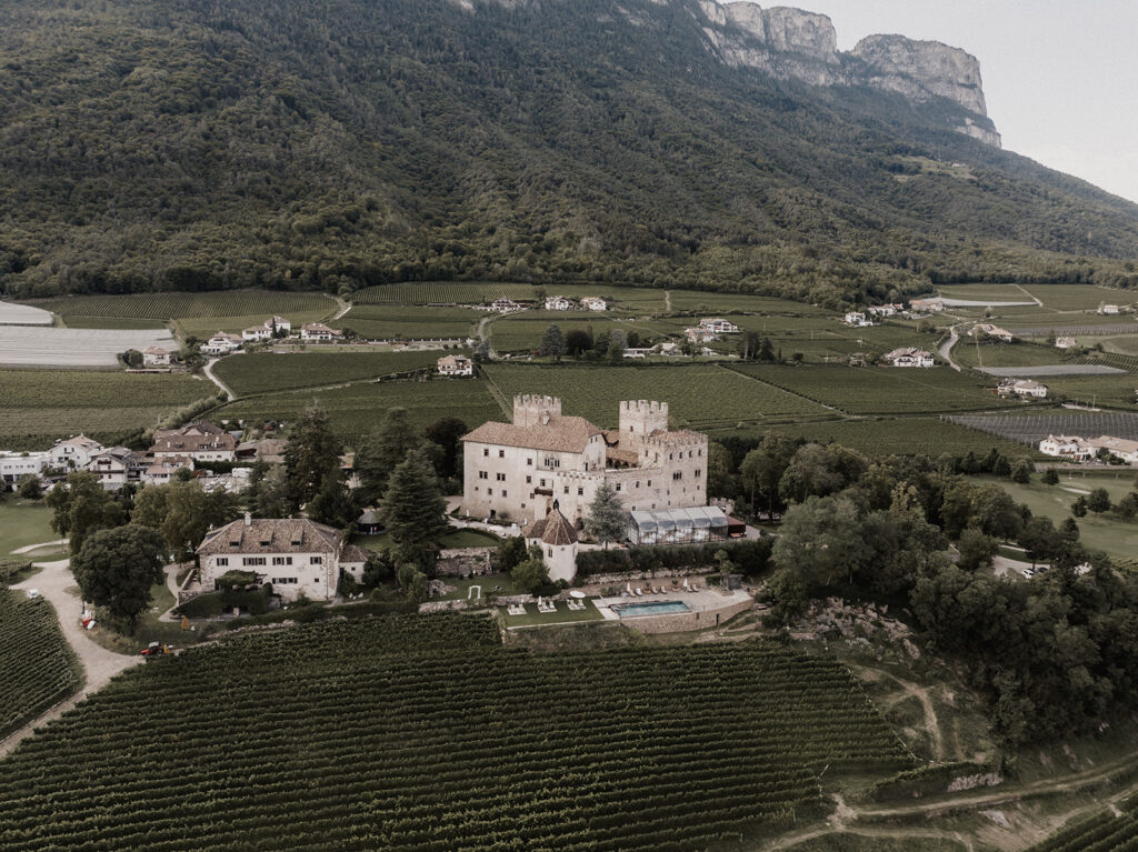 Freudenstein Castle drone shot